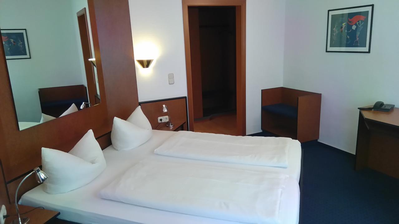 Hotel Loewensteiner Hof Haus Am Neuplatz Wertheim Luaran gambar