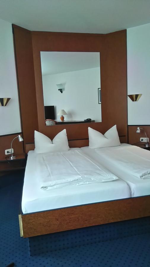 Hotel Loewensteiner Hof Haus Am Neuplatz Wertheim Luaran gambar
